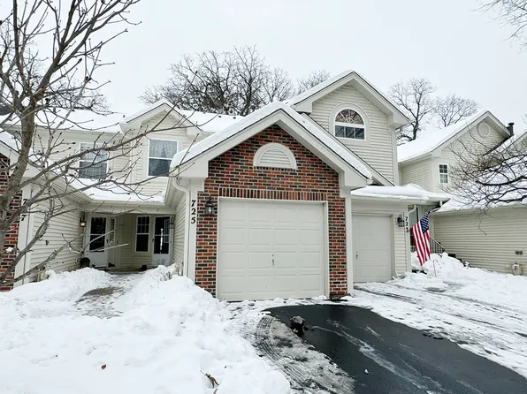 725 Shady Oaks Ct #725, Elgin, IL 60120