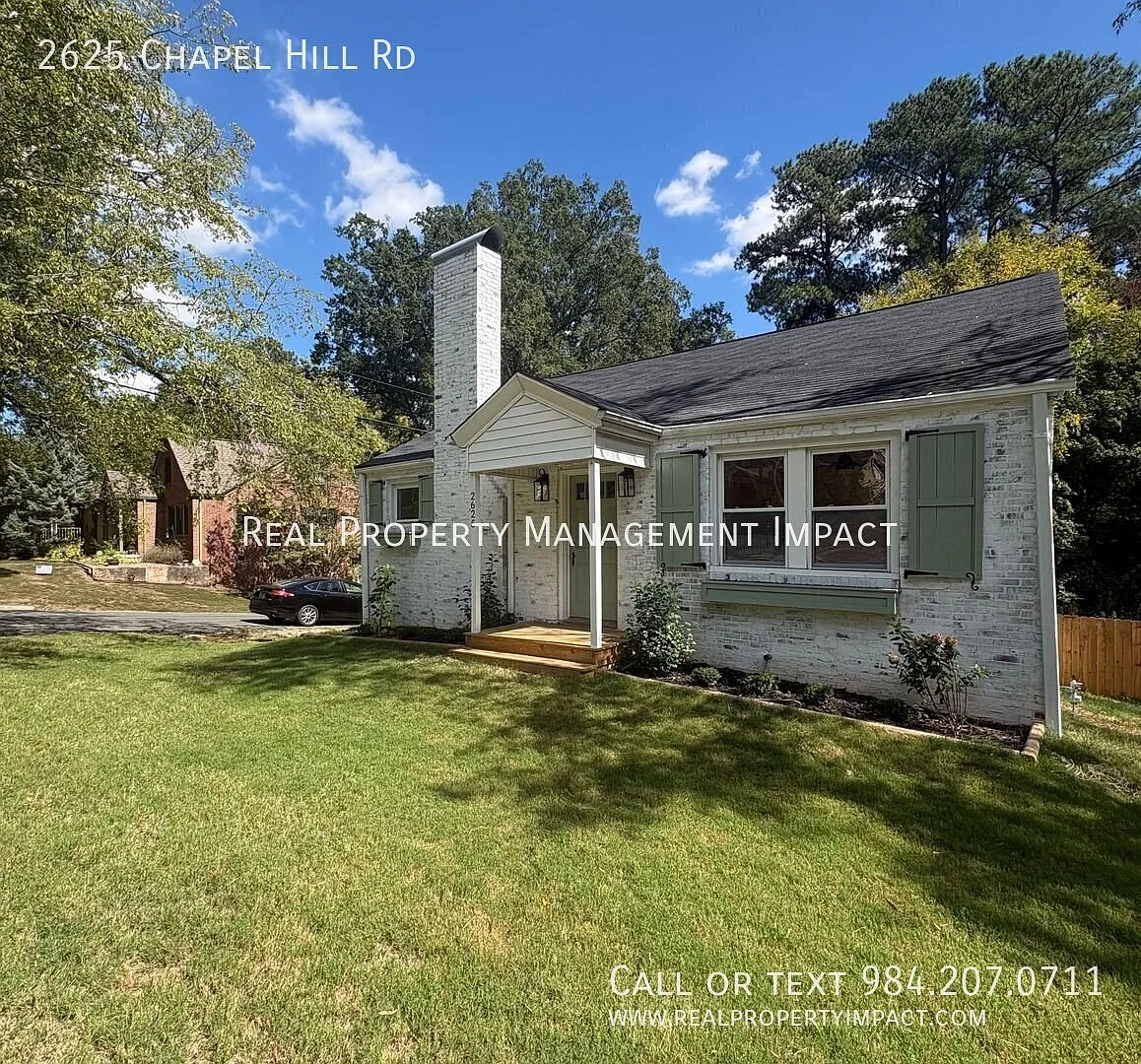 Renovated 2-bed, 2-bath Cottage-Style Home Near Duke & Downtown Durham — Photo 2