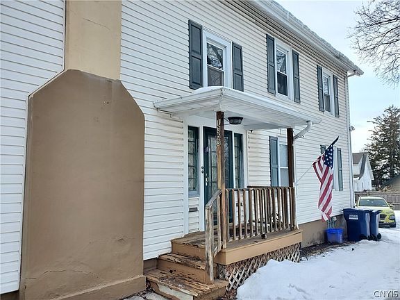 3rd image of 1353 Northcliffe Rd