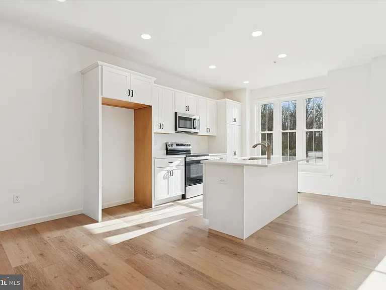 118 Silversmith Rd — Photo 14