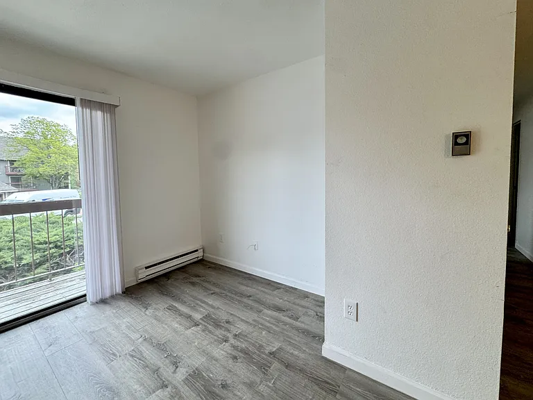 4501 Boardwalk Dr #J-J-93 — Photo 2