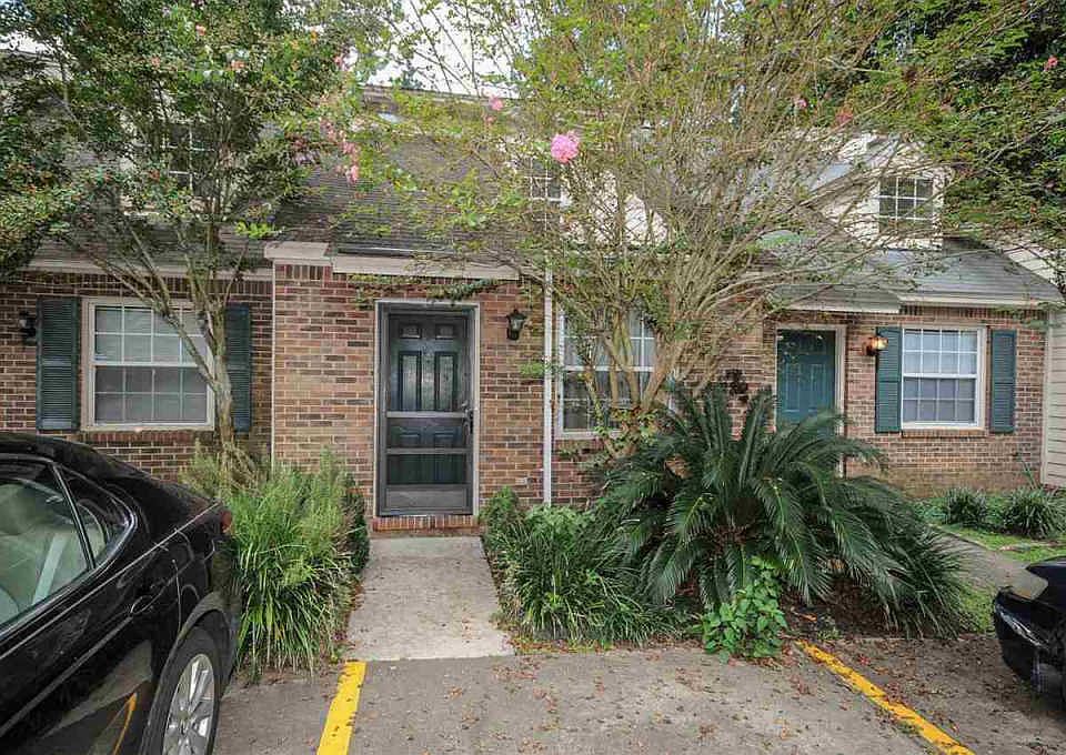 1st image of 2264 Parrot Ln