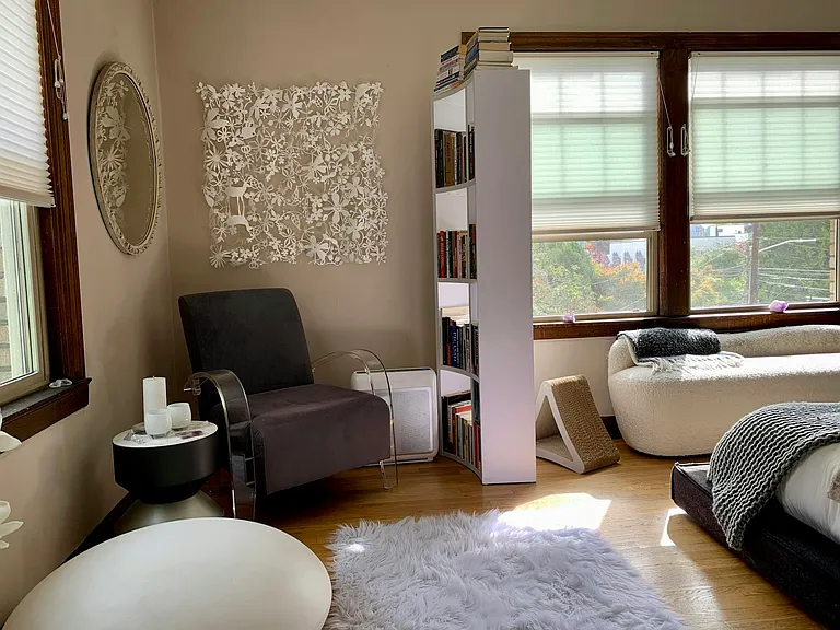 956 10th Ave E #305 — Photo 3