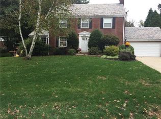 469 Greenhurst Dr, Pittsburgh, PA 15243