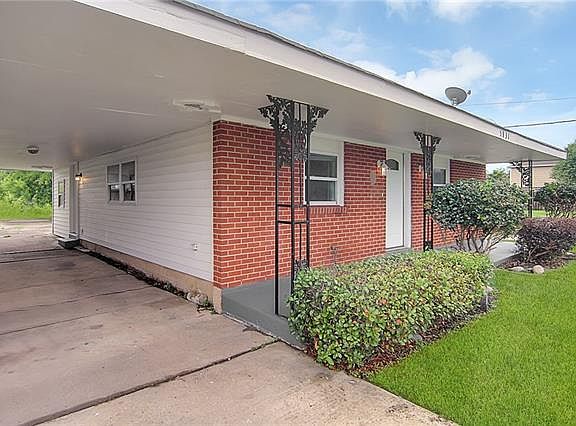 3rd image of 5831 Pauline Dr