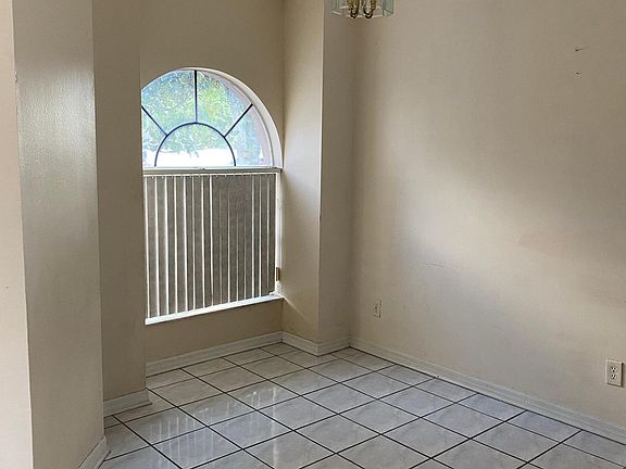 4th image of 6636 Rose Queen Ct