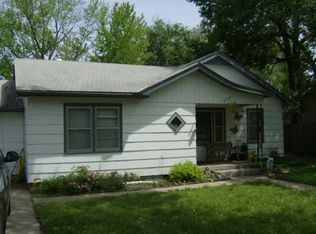 224 N Poplar St, Douglass, KS 67039
