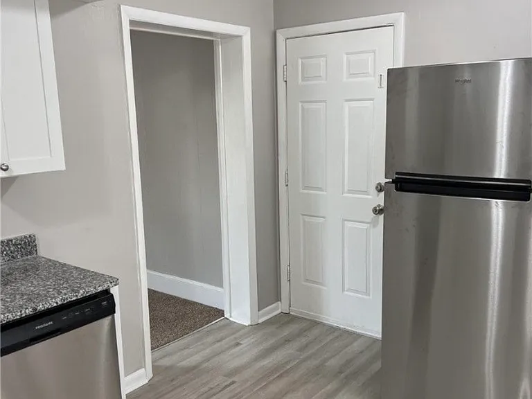 1445 Thelbert Dr — Photo 8