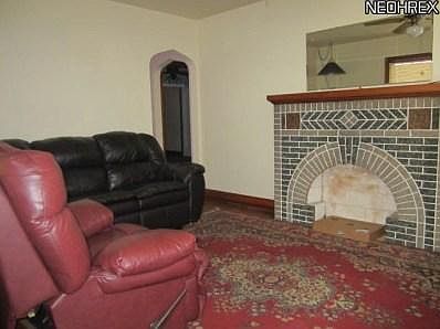 5th image of 876 Kenmore Ave SE