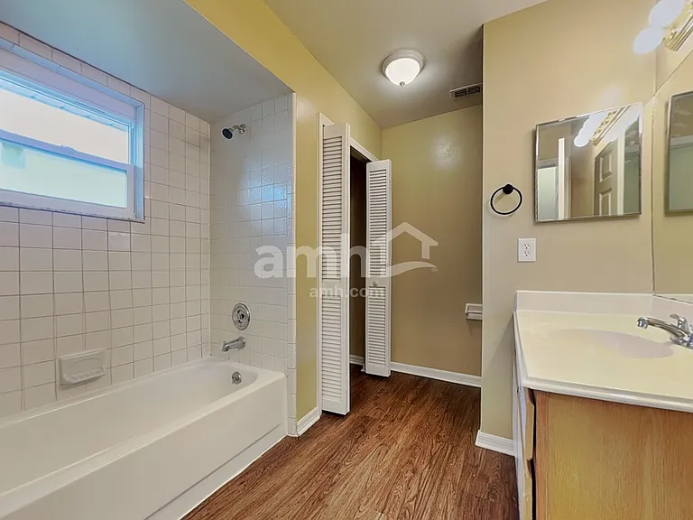 1014 Gore Dr — Photo 13