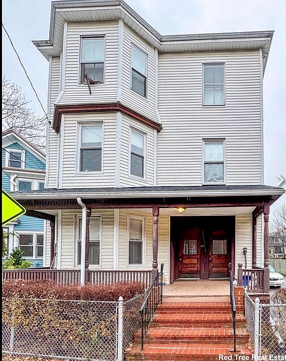 1st image of 86 Chestnut St