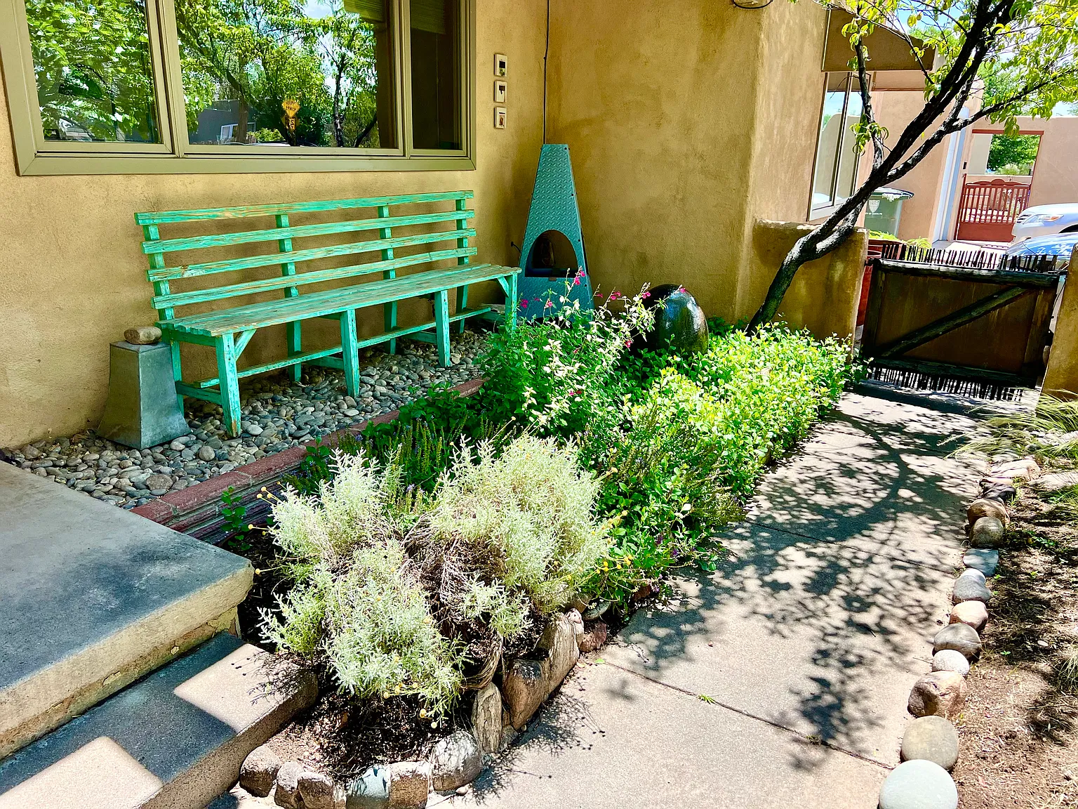 2 bed, 1300 sqft, $2,700 — Photo 2