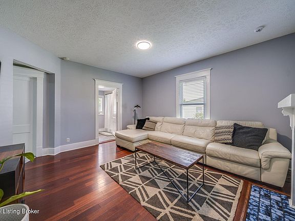 5th image of 272 E Main St