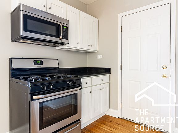 5th image of 5738 N Winthrop Ave APT 212