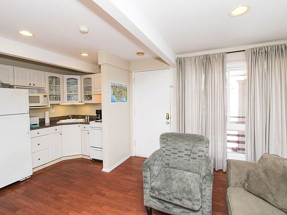 5th image of 3764 Bayside Ln Unit 5