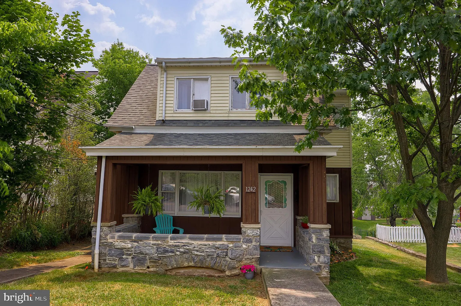 1242 Saint Joseph St photo 1