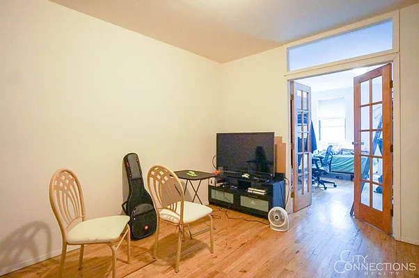 Rented by City Connections Realty | media 14