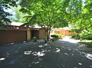 1 Channel Dr, Great Neck, NY 11024