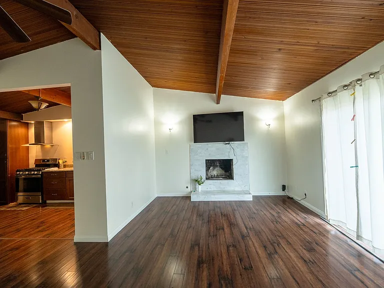2033 E Garvey Ave N — Photo 6