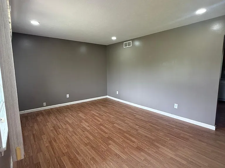 5411 Fennel Ct — Photo 2