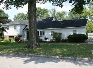 26 Diven St, Springfield, NJ 07081