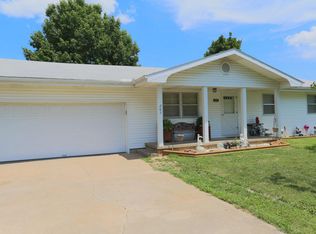 205 E Dennis St, Willard, MO 65781