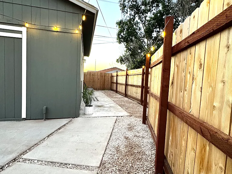 104 E Vista Del Cerro Dr #A — Photo 3
