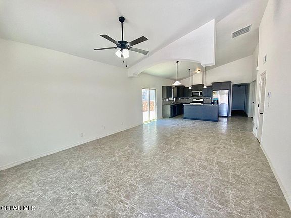 3rd image of 13667 Everingham St