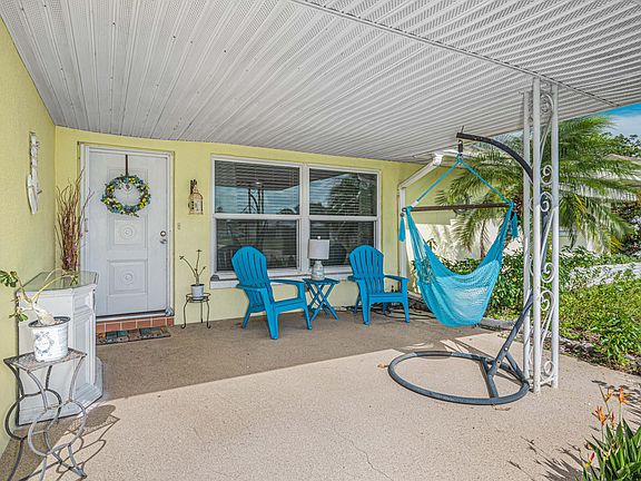 3rd image of 121 Beach Avenue