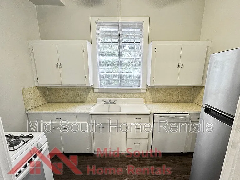 1277 Carr Ave #1 — Photo 4