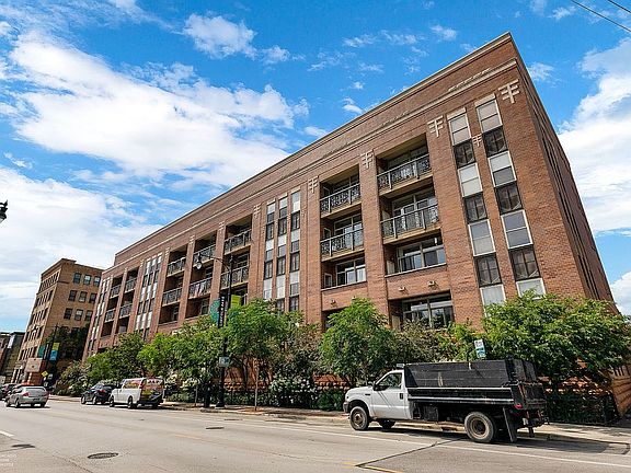 2nd image of 1350 W Fullerton Ave APT 522