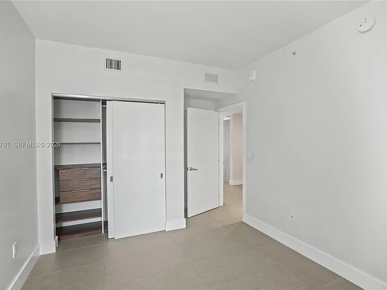 16385 Biscayne Blvd #1919 — Photo 8