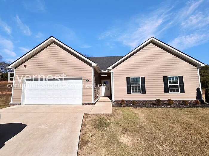 4 bed, 2.0 bath, 1720 sqft, $2,095 — Photo 2