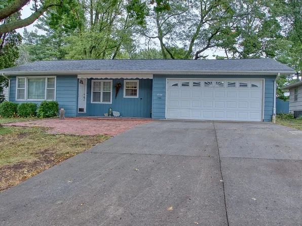1332 Broadway St, Pella, IA 50219