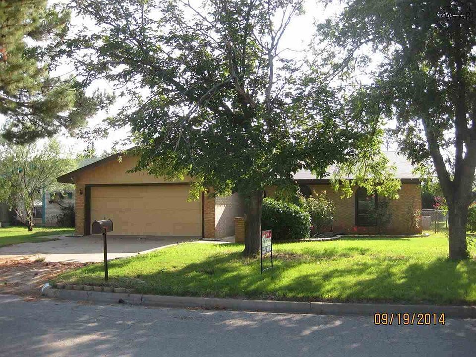 1st image of 903 Dosia St