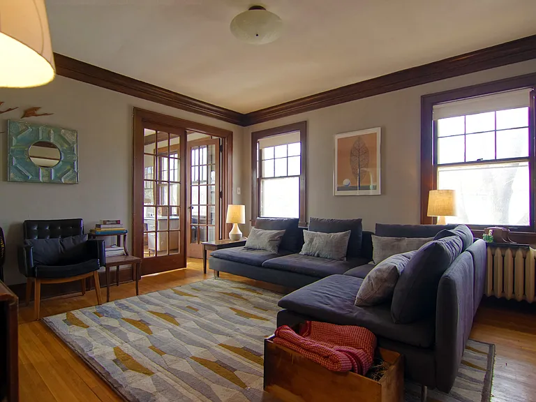 817 Laurel Ave #817 — Photo 2