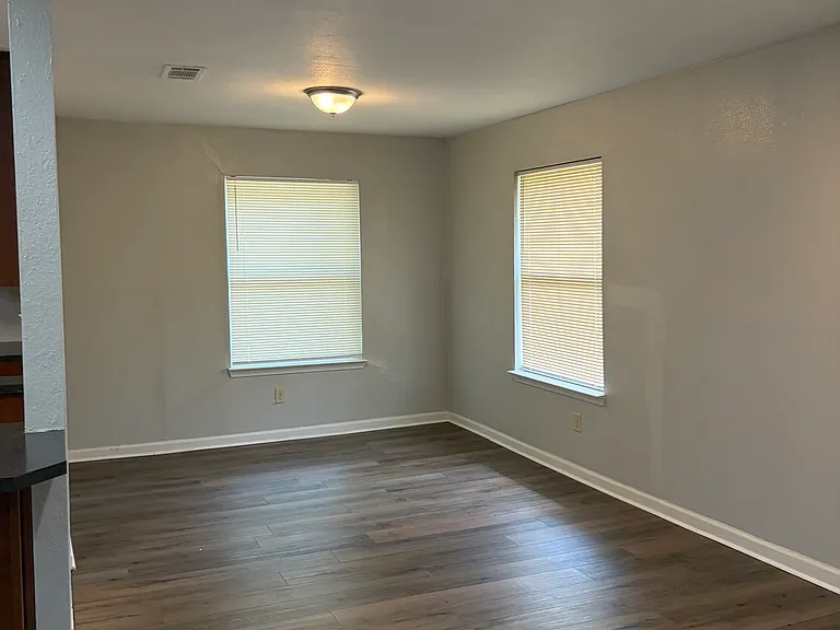 5 Raleigh Ln — Photo 8