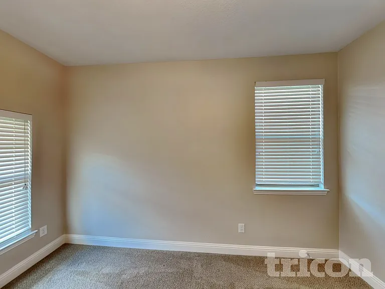 209 Buckskin Dr — Photo 14