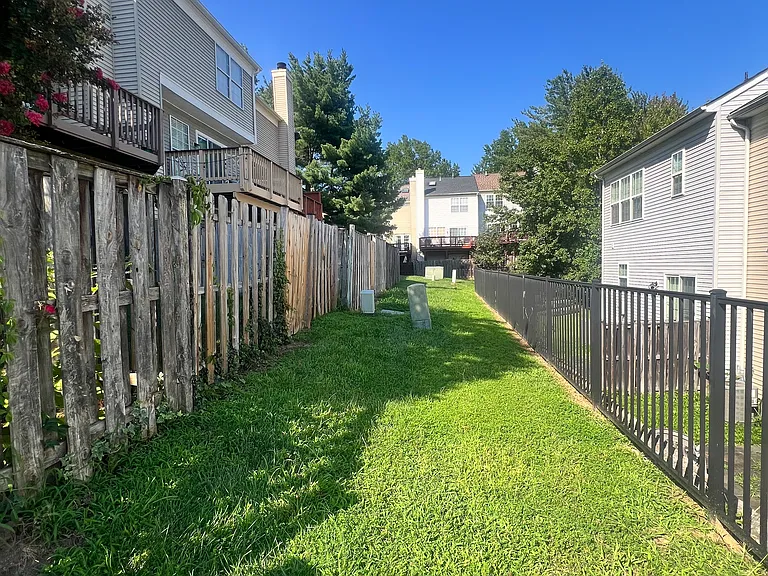 McGuffeys Ct — Photo 25