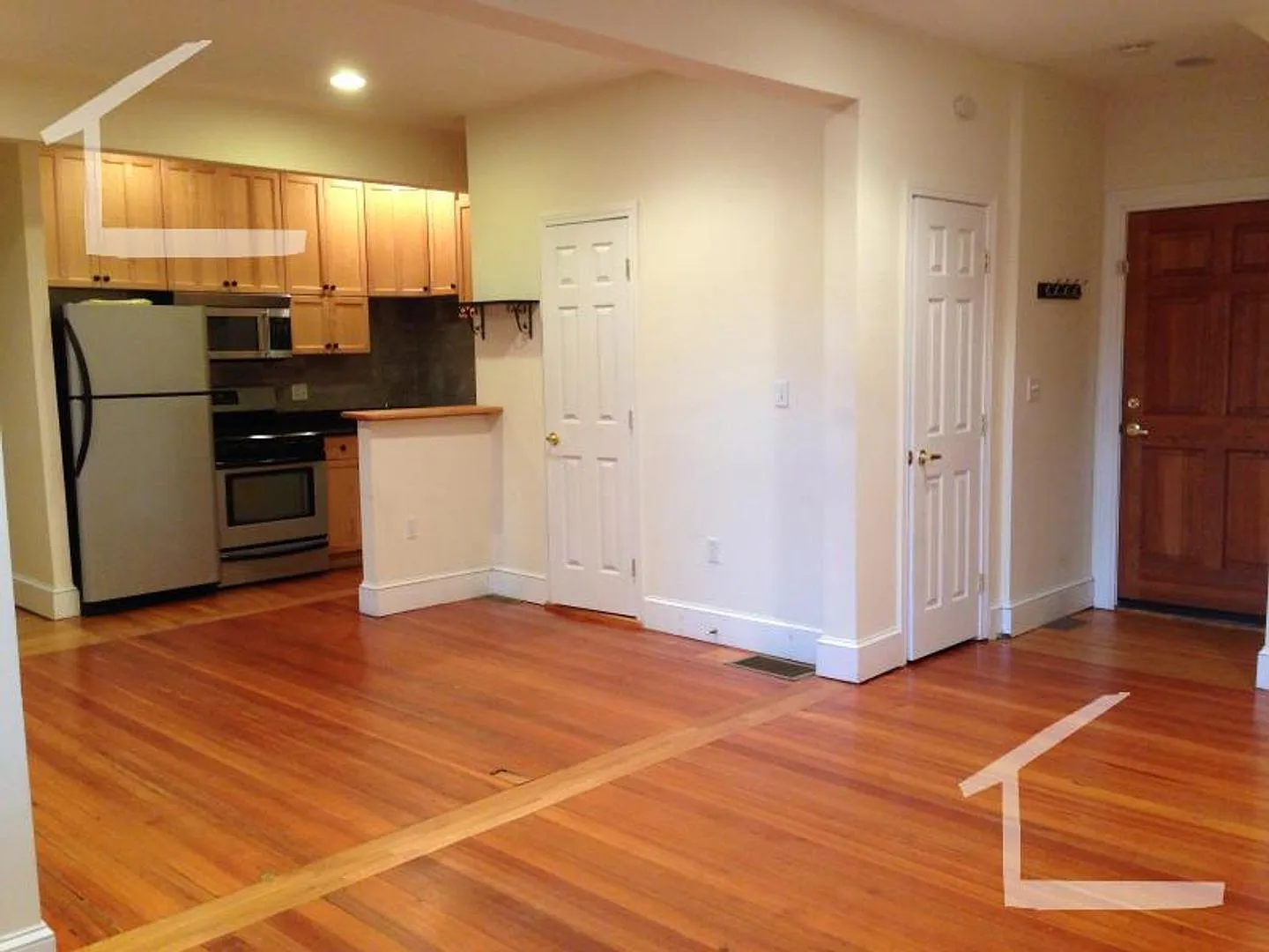 Nice 3 bed in Brookline — Photo 4