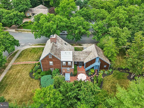 4th image of 355 Broadview Ln