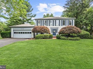 10706 Wynkoop Dr, Great Falls, VA 22066