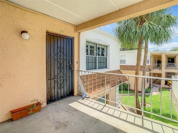 4702 Joseph Ct Unit 210, Tampa, FL 33614