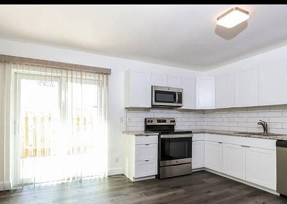 3rd image of 3579 Lothair Ave #1