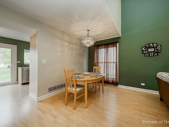 4th image of 3255 Gresham Ln E