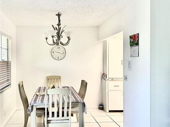 4th image of 294 Oakridge Q #294