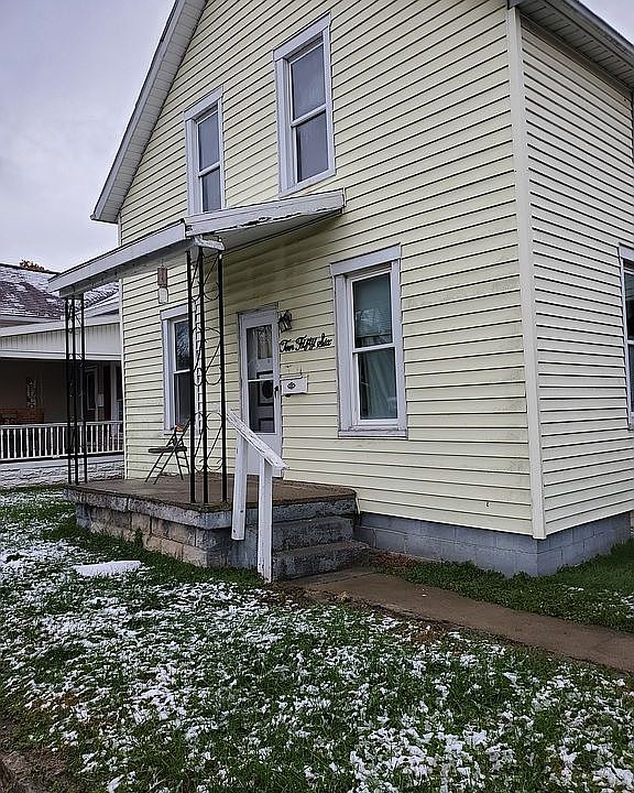 1st image of 1056 W North St