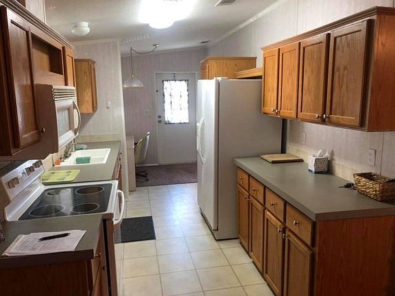 3rd image of 845 Walker Dr