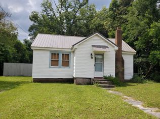 31 Academy St, Varnville, SC 29944