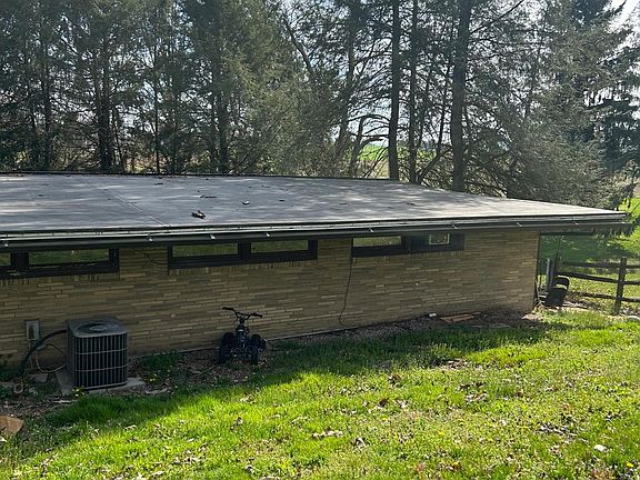 2nd image of 208 Bella Ln